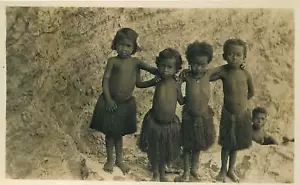 AUSTRALIA ABORIGEN NIÑOS NATIVOS ANTIGUA FOTO REAL POSTAL - Imagen 1 de 2