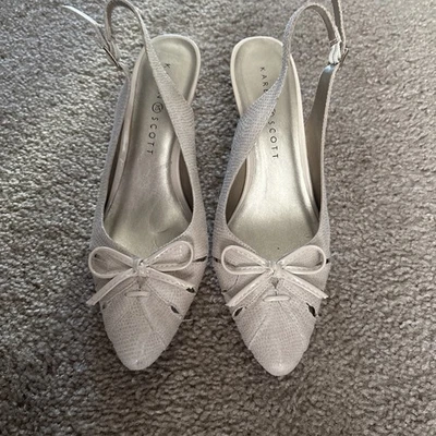 Eslinga trasera con tacón de gatito Karen Scott Foto 1 de 3