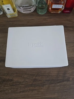 La Prairie化妆包 — 第 1/4 张图片