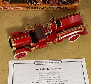 Matchbox Models of Yesteryear YFE24-M 1911 Mack Fire Engine - Picture 1 of 8