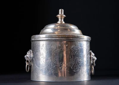 PLATO DE PLATA ORNAMENTADO VINTAGE SOPORTE PARA CARRITO DE TÉ CABEZAS DE LEONES ANILLOS TAPA Foto 1 de 4