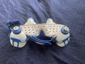 Fuel Belt Hydration Belt 4- 8oz Bottles, Zippered Pouch, Blue - Picture 1 of 5