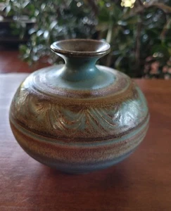 Winegar Signed Seed Pot Southwest Style Glazed Art Pottery Bud Vase 4" H X 4.5"W - Picture 1 of 5