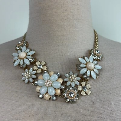 Collar Talbots Declaración Flor 3D Melocotón Pastel Blanco Racimo Esmalte Resina Foto 1 de 4