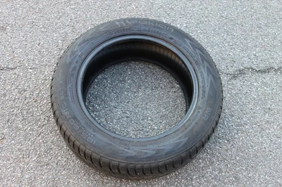 1 x Winterreifen 185/60R15 88T Nokian - Bild 1 von 4