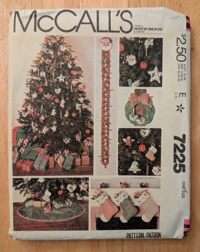 McCall's 7225 Christmas Accessories Pattern Stocking Wreath One Size Uncut - Image 1 of 2