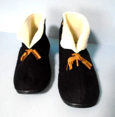 Dearfoams Ladies' Size 8 Black Fleese Lined Slippers - Image 1 of 2