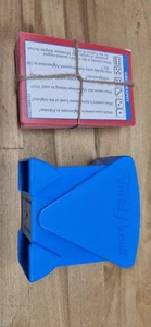 Trivial Pursuit 25th Anniversary Edition Pieces (Blue) - Picture 1 of 2