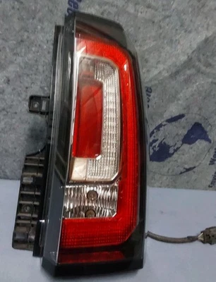 GMC Yukon XL 2015-2020 luz trasera derecha lado del pasajero luz trasera LED completa OEM Foto 1 de 4