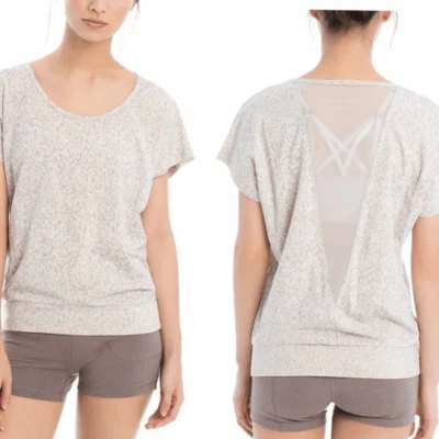 Top de entrenamiento para mujer Lole Shelia estampado de leopardo talla pequeña Foto 1 de 4