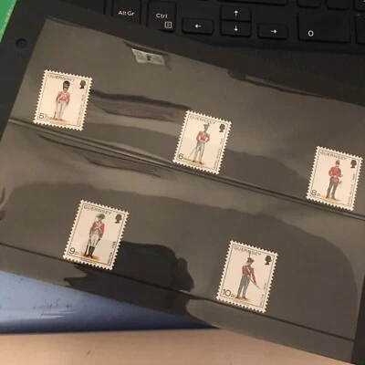 1974 GUERNSEY NEW DEFINITIVE ISSUE 51/2p - 10p PRESENTATION PACK MINT MNH  - Image 1 of 3