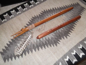 Vintage Navajo Flöte Lot Loon or Love Flute One Piece of Carved Wood - Bild 1 von 8
