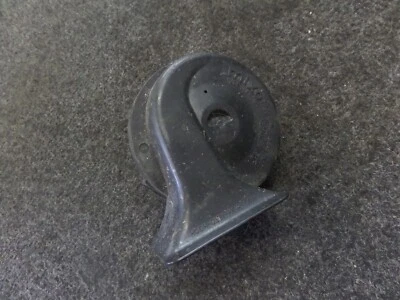 93-03 Volkswagen Eurovan T4 OEM High Note Horn 8W0951223 b190 - Image 1 of 4