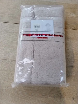 THE WHITE COMPANY Classic Double Border cotton bath sheet Oatmeal 100cm x 150cm - Image 1 of 3