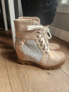 Sorel Joan of Arctic Lexie wasserdichte Damenstiefel mit Keilabsatz Größe 8 - Bild 1 von 6