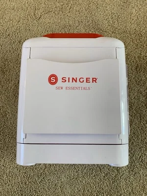 Caja de almacenamiento organizadora portátil Singer Sew Essentials Foto 1 de 4