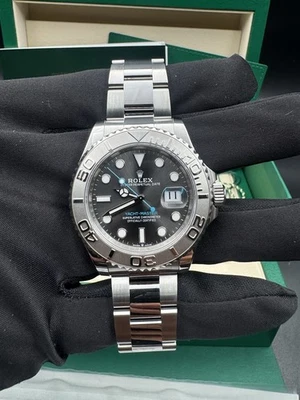 Rolex Yacht Master 2025 40 mm esfera rodiada 126622 completo sin usar Foto 1 de 4