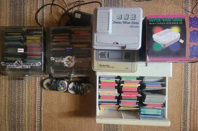 Super Nintendo Famicom Konsole Jap & Super Wild Card SMS3201 + 3 Boxen mit Disks - Bild 1 von 4