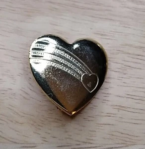 Vintage Variety Club 1998 Herz Shooting Heart Brosche Anstecknadel - Bild 1 von 3