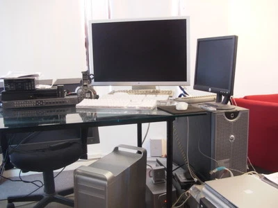 Apple Cinema Display 30"  Widescreen LCD Monitor Antiglare with 90 days WARRANTY - Image 1 of 3