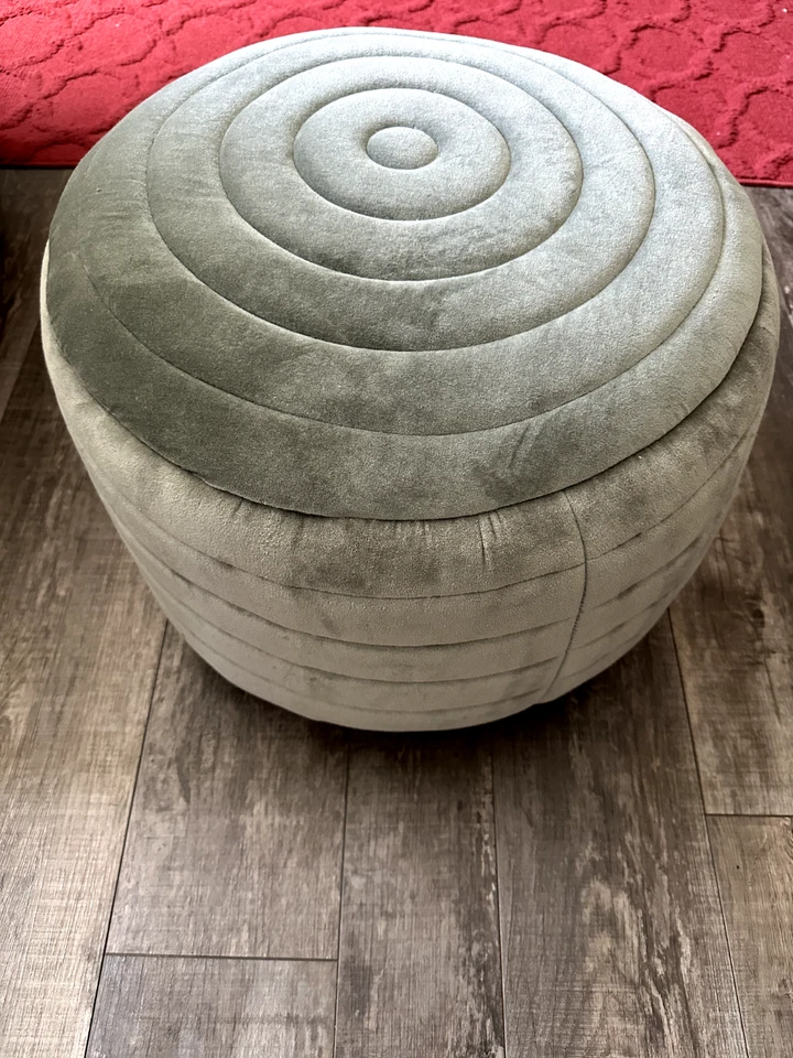 Simpli Home Vivienne Velvet Round Pouf in Turquoise