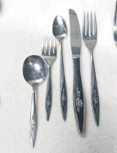 Oneida Oneidacraft Deluxe Lasting Rose Baby Progress Set 5 Pc - Picture 1 of 3