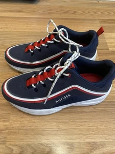Scarpe da tennis Tommy Hilfiger atletiche donna taglia 8,5 blu rosso bianco suola a righe - Foto 1 di 9