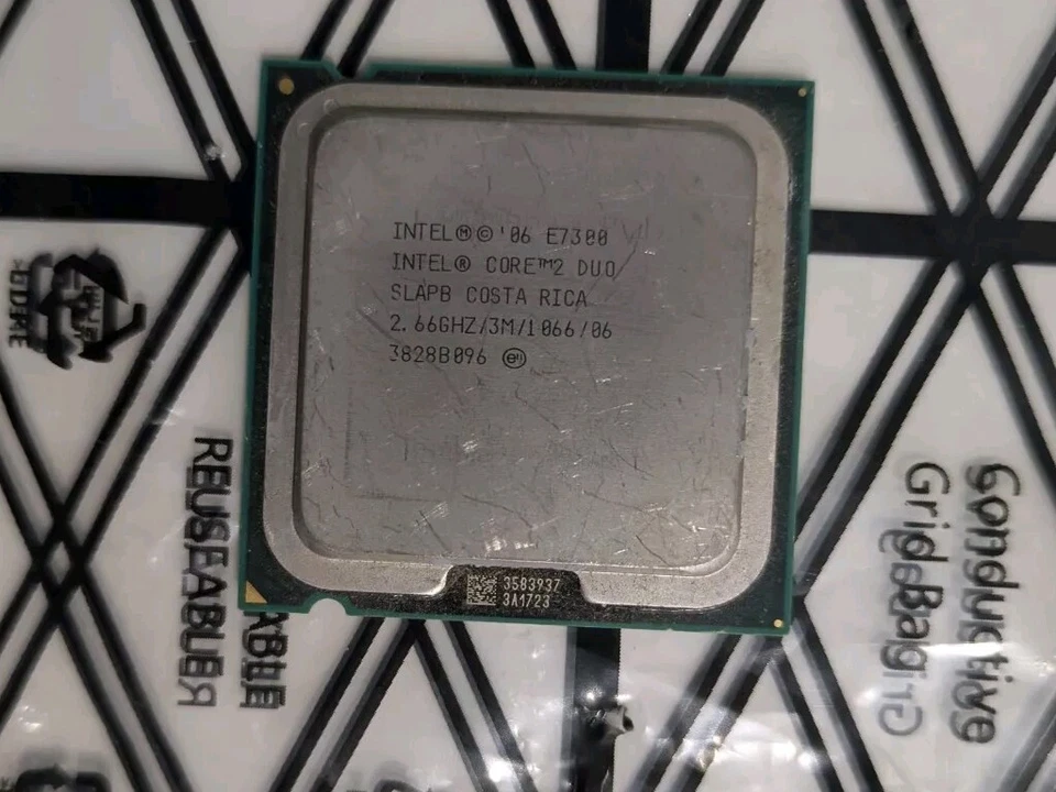 Intel Core 2 Duo E7300 - 2.66 GHz / 3M / 1066 / 86 CPU - Image 1 of 1