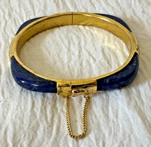 Vintage Engraved Gild 925 Sterling Silver 4 Corner LAPIS Bangle Bracelet Hinged - Picture 1 of 9