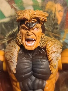 Marvel Legends SABRETOOTH - MIP !!!  Toy Biz Wave V ! wolverine X-MEN  - Picture 1 of 7