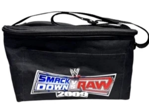 Borsa pranzo isolata WWE SmackDown vs Raw 2009 Raffreddatore Gamestop bonus preordine nuova - Foto 1 di 3