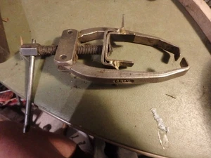 3H-vintage  CR-V 2 jaw puller - Picture 1 of 2