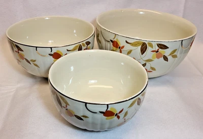 Vintage Set of 3 Hall Superior Quality Kitchenware Autumn Leaf Nesting Bowls - Image 1 of 4