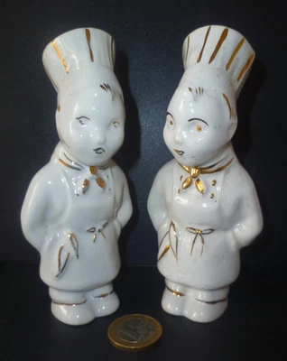 ANCIENNE PAIRE DE SALERONS PETITS CUISINIERS EN PORCELAINE - Photo 1/4