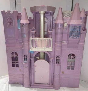 Barbie Swan Lake Fantasy Castle - Picture 1 of 19