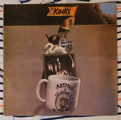 The Kinks / Arthur 1969 Pye Records UK Pressing NSPL 18317 Queen Victoria Insert - Image 1 of 4