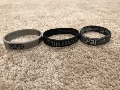Tim Duncan San Antonio Spurs #21 NBA Bracelet Lot (3) Cover