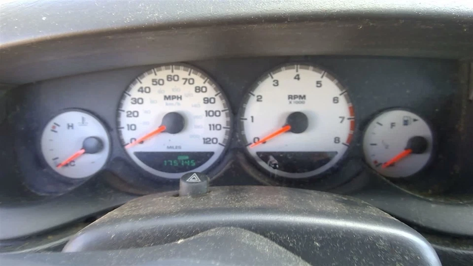 Aglomerado de velocímetro excluindo SRT4 MPH com tacômetro compatível com 03-05 NEON 252470 - Imagem 1 de 4