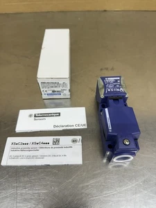 Telemecanique XS8C4A1NCG13 Inductive Proximity Switch Sensor New In Box - Picture 1 of 8