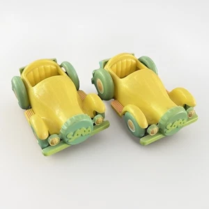 Lotto di 2 auto per bambole vintage Flatsy Candy Mountain Car giallo verde - Foto 1 di 8