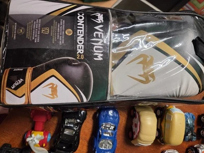 Guantes de Boxeo Venum Contender 2.0-16oz Negro/Negro 16 oz Foto 1 de 4
