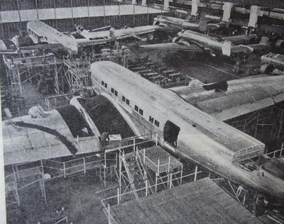 1943 WWII Dutch Book BUILDING AIRCRAFT Het Vliegtuig EnZijn Onderdelen Technical - Image 1 of 4