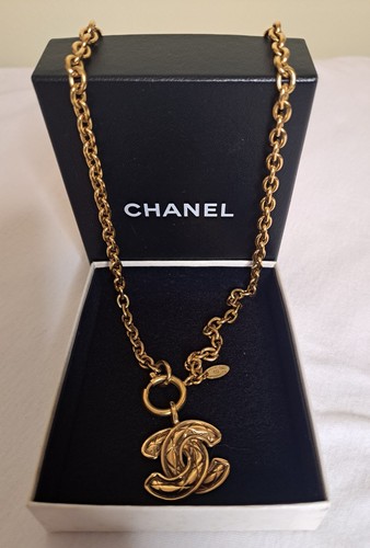 Collana Chanel Matelasse Coco Mark placcata oro 23" vintage buone condizioni