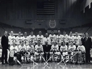 WHL 1964 - 65 San Francisco Seals Team Picture Black & White 8 x 10 Photo Pic  - Bild 1 von 1