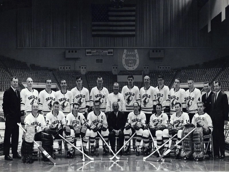 Imagen del equipo WHL 1964-65 San Francisco Seals en blanco y negro 8 X 10 foto foto foto  Foto 1 de 1