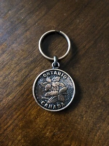 Ontario Made In Canada Trillium Flower Floral Canadian Souvenir Keychain - Picture 1 of 2