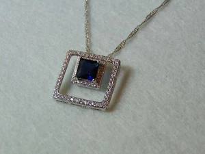 GIROCOLLO DONNA ARGENTO 925 PENDENTE CON IMITAZIONE ZAFFIRO E DIAMANTI PUNZONATO - Foto 1 di 4