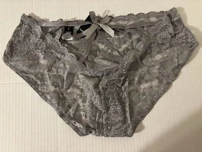 Torrid Silver Filigree Lace Mid-Rise Hipster Cage Back Panty Plus 2X 18/20 New - Image 1 of 4