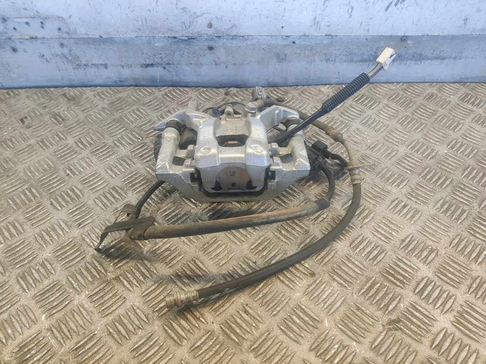 TOYOTA YARIS CROSS BRAKE CALIPER REAR RIGHT OSR L99521 1.5L AUTO HYBRID 2023 - Image 1 of 4