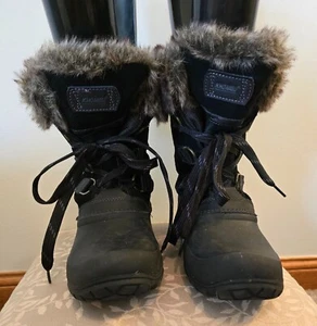 Botas de invierno negras Khombu ribete de piel sintética con cordones talla 9 - Imagen 1 de 8